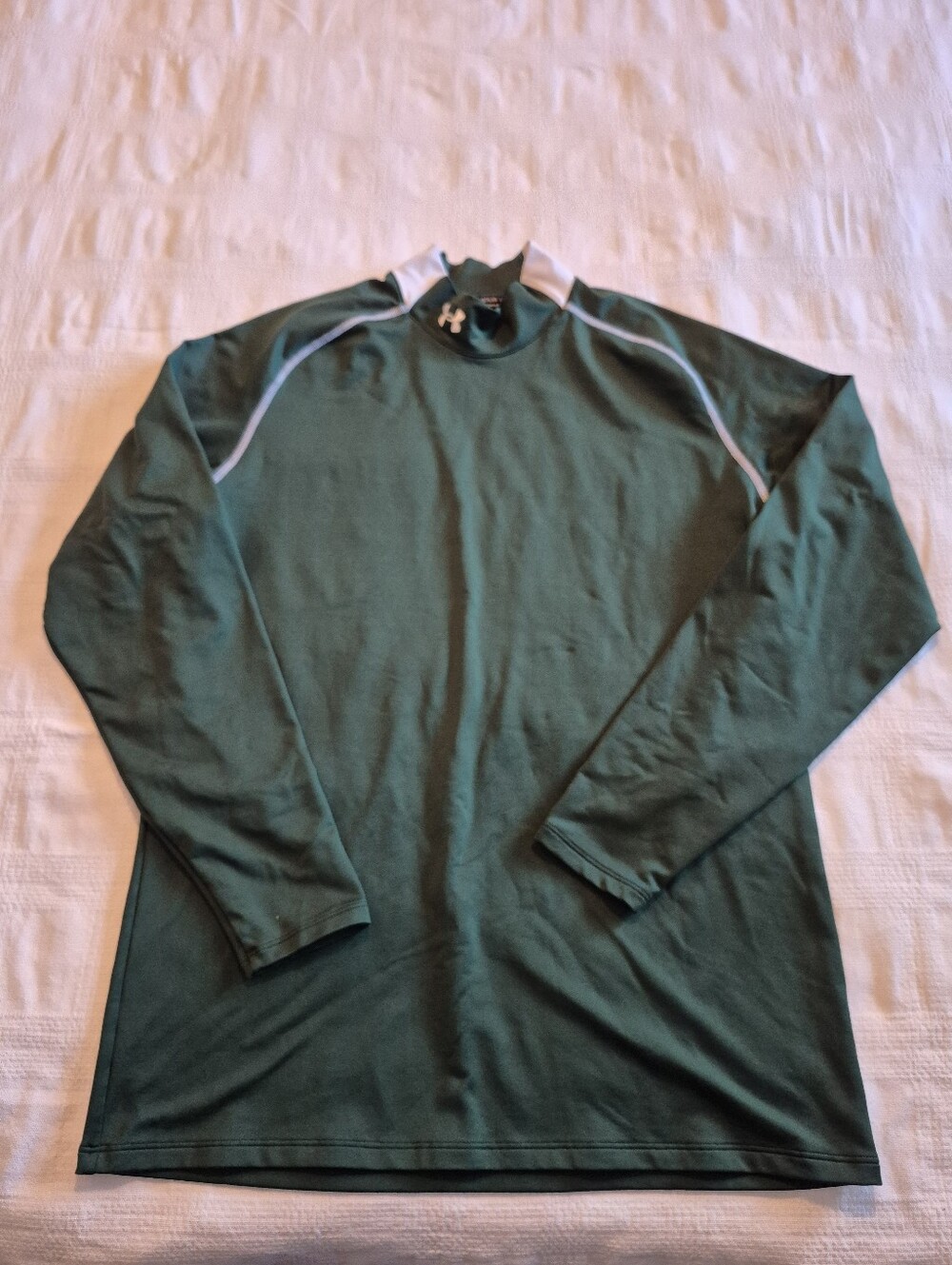 Under Armour men's XL Fitted Coldgear green long sleeve shirt white accents VGUC